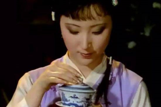 女士喝茶優(yōu)雅姿勢(shì)，女士正確喝茶姿勢(shì)禮儀