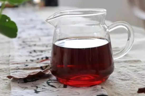 黑茶調(diào)理婦科病，女人喝黑茶好處太多了！