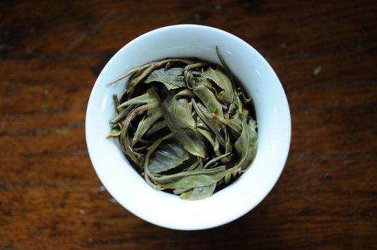 干吃茶葉致癌嗎，長期吃干茶葉的危害