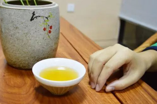 女人喝茶要行扣茶禮嗎，叩茶禮女士能用嗎？