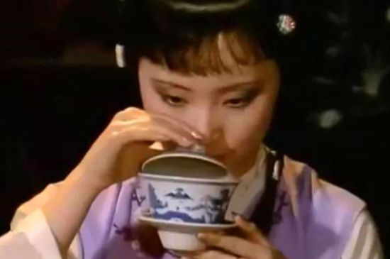 女士喝茶優(yōu)雅姿勢(shì)，女士正確喝茶姿勢(shì)禮儀