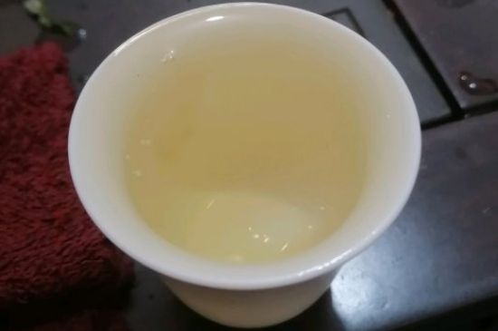 春茶上市白茶的好壞怎么區(qū)分，春白茶怎么分辨好不好？