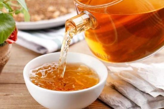 飯店喝的聞起很香的茶，餐館里的蕎麥茶還是大麥茶？