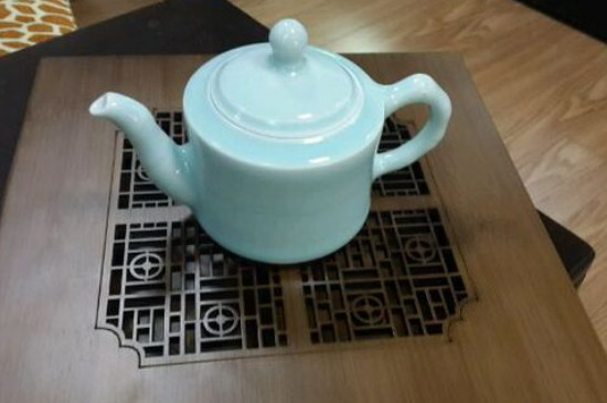 瓷壺適合泡什么茶，瓷器茶具喝什么茶好