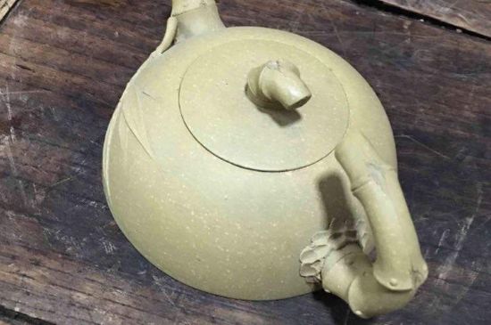 本山綠泥紫砂壺小黑點(diǎn)多嗎，真正本山綠泥會(huì)吐黑嗎？