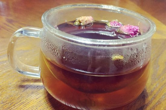 喝玫瑰花茶能祛斑嗎，玫瑰花茶有祛斑的功效嗎？