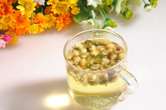喝菊花茶有什么效果，女人長期喝菊花茶好嗎？
