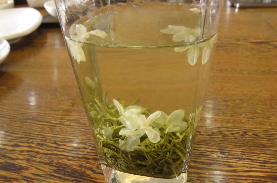 茉莉龍珠可以和什么一起泡茶，茉莉龍珠茶能加蜂蜜嗎？