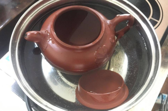 紫砂開壺和不開壺的區(qū)別，紫砂壺開壺的正確方法及開壺建議