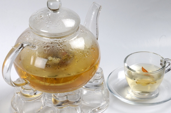 經(jīng)常菊花泡水好嗎，喝菊花茶有什么好處？