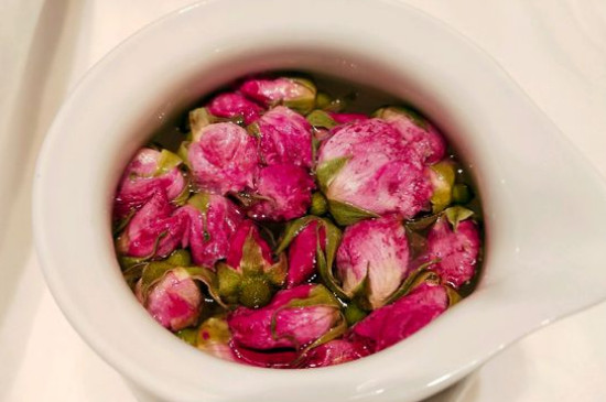 玫瑰花泡水喝的9大禁忌，喝玫瑰花茶有什么禁忌