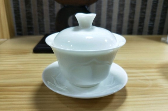常見的七大材質(zhì)的茶具優(yōu)缺點，用什么材質(zhì)的茶具泡茶最好？