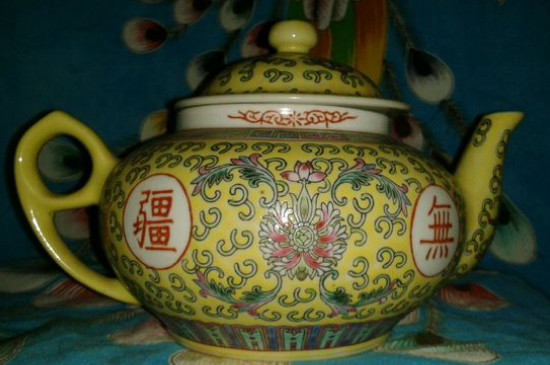 瓷壺適合泡什么茶，瓷器茶具喝什么茶好