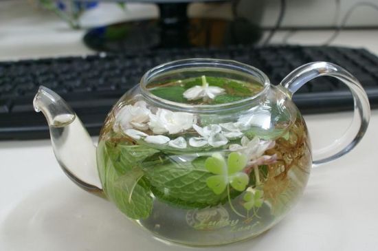 茉莉泡水禁忌，茉莉干花泡水的功效與禁忌