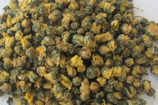 菊花茶大朵小朵有什么區(qū)別，菊花喝大朵還是小朵？