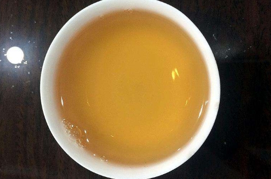 白茶三年為藥七年為寶的原理，為什么說一年茶三年藥七年寶？