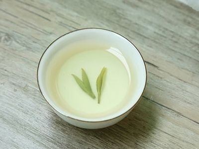 竹葉青茶怎么樣，檔次較高味道略苦價格比較貴