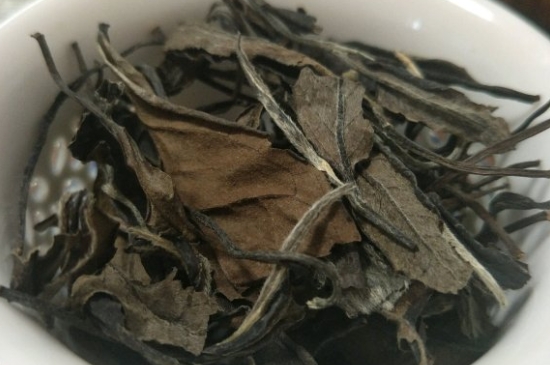 福鼎白茶貢眉和壽眉的區(qū)別，壽眉與貢眉有什么區(qū)別