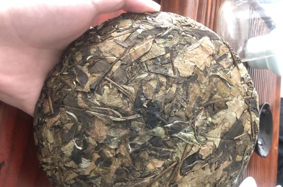 7年壽眉和2年白牡丹哪個(gè)好，老白茶壽眉與白牡丹的口感區(qū)別