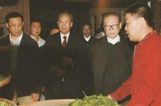 母樹大紅袍給誰喝了，為什么母樹大紅袍叫三棵六株？