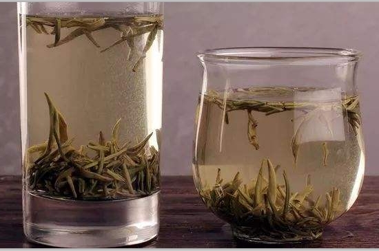 西湖龍井茶毫和發(fā)霉區(qū)別圖片，長霉的龍井茶葉會是什么樣？