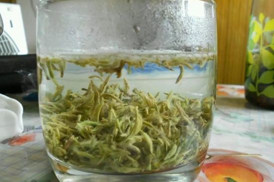 碧螺春為什么泡水渾濁，碧螺春茶葉泡水感覺很臟是混濁的