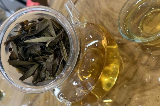 白茶三年為藥七年為寶的原理，為什么說一年茶三年藥七年寶？