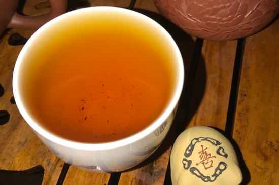 正山小種適合女人喝嗎，女人經(jīng)常喝正山小種茶好嗎